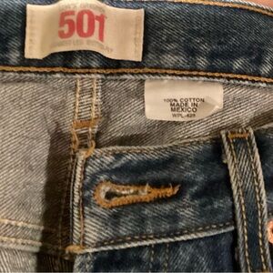Classic Levi's 501 Button Up Men's Denim Jeans